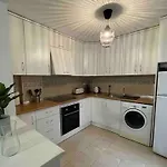 Apartment 3-bedroom With Pool In