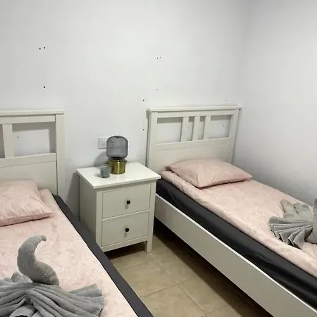 3-bedroom With Pool In *